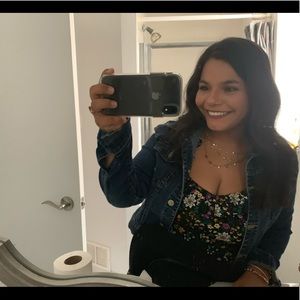 Meet your Posher, Julia